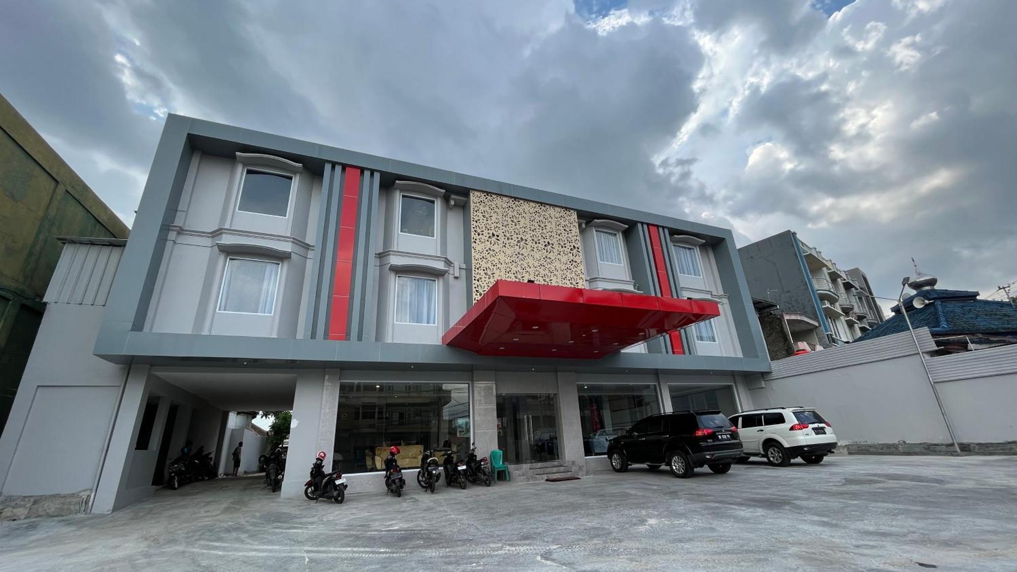 Hotel Reddoorz Premium At Jalan Diponegoro Lampung Bandar Lampung Exterior foto
