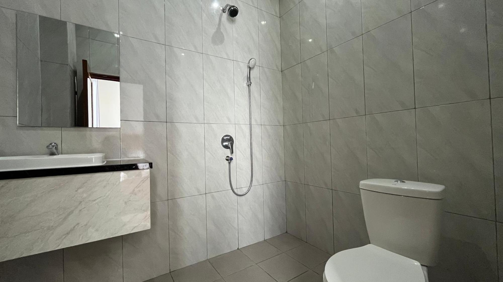 Hotel Reddoorz Premium At Jalan Diponegoro Lampung Bandar Lampung Exterior foto