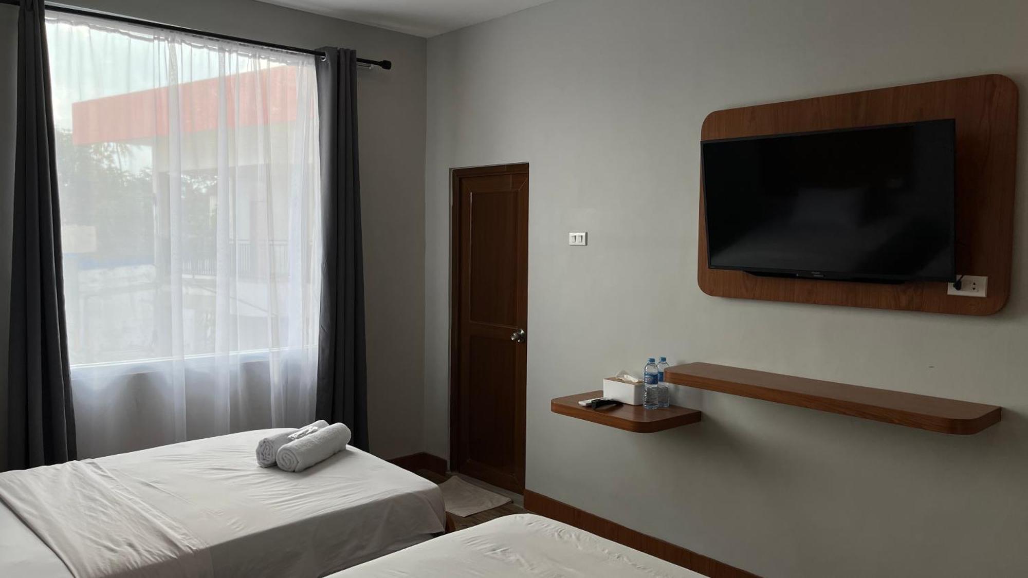 Hotel Reddoorz Premium At Jalan Diponegoro Lampung Bandar Lampung Exterior foto